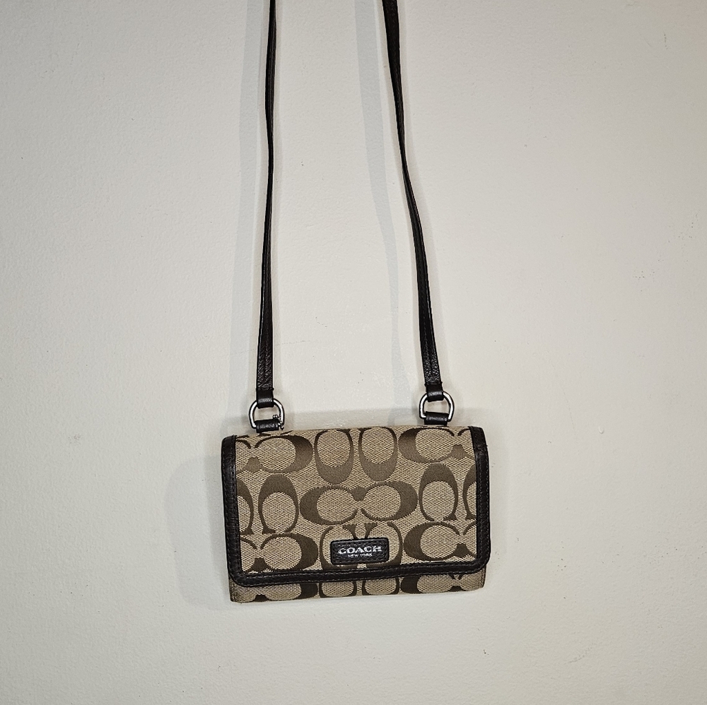 Coach Avery Signature Brown & Cream Wallet Crossbody Bag with Flap Closure